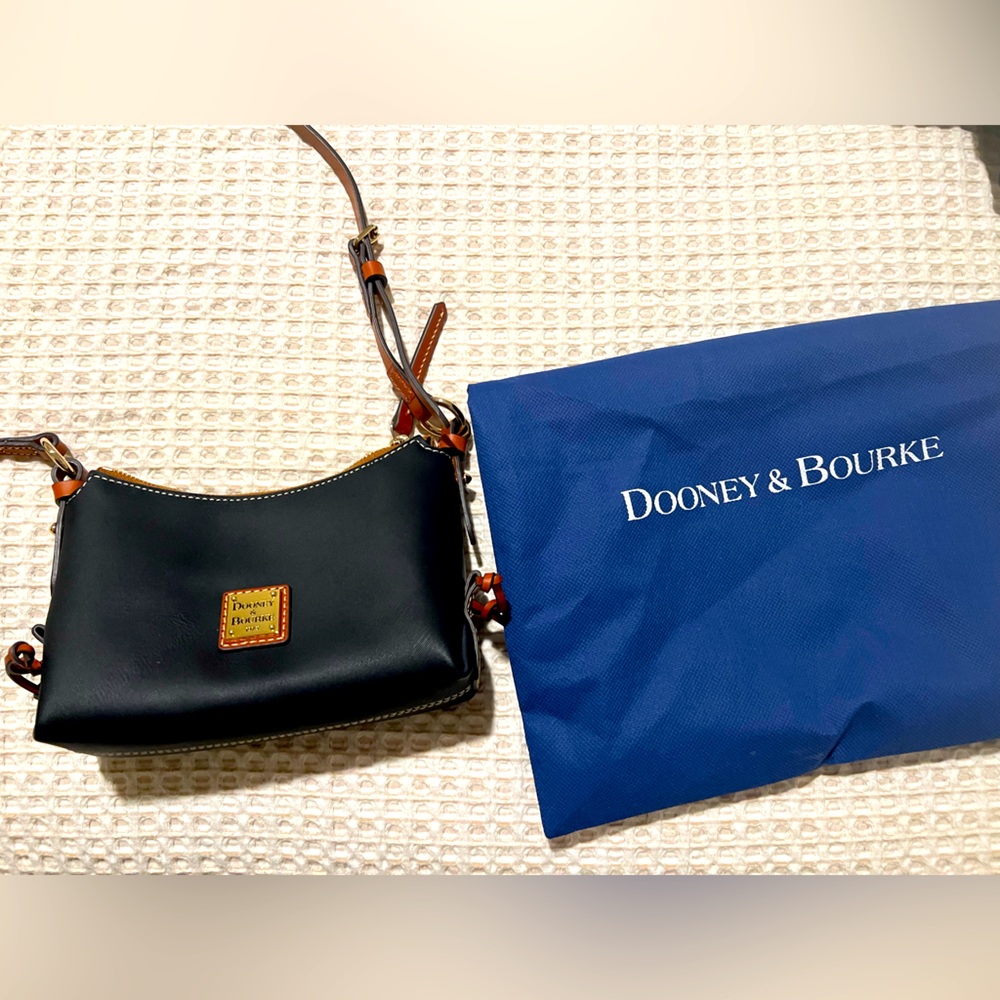 Dooney & Bourke black crossbody